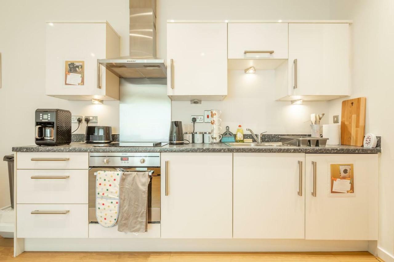 Central Bedford: Two Bedrooms, Breakfast Basket Exterior foto